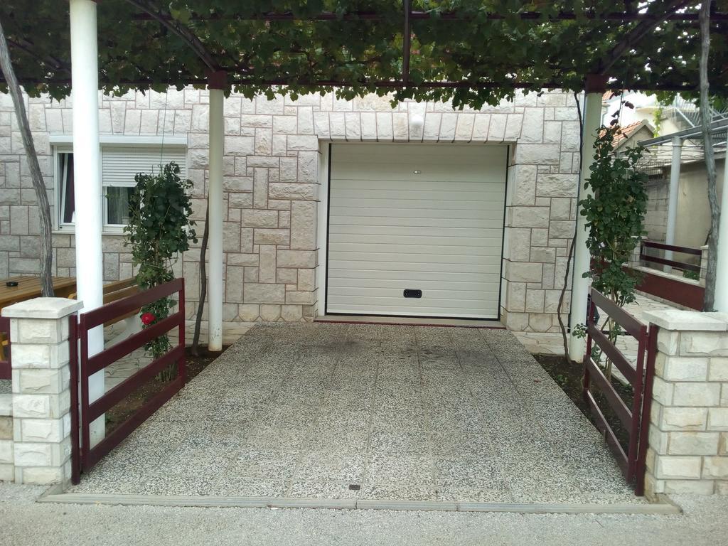 Apartmani Rada Требинье Экстерьер фото
